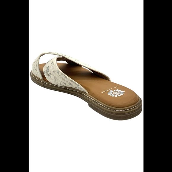 Yellow Box Women's Linta Slip-On Slide Sandal Silver - Medium - Picture 3 of 3